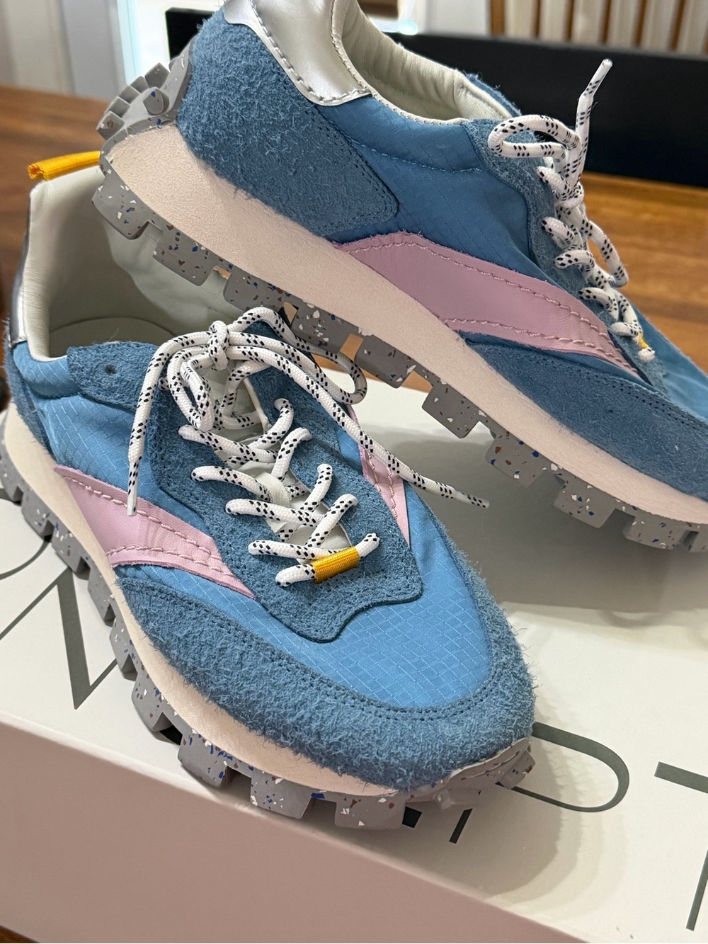 Women’s Blue & Pink Casual Runner Sneakers
